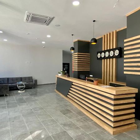 巴统Ramada Skytower公寓 外观 照片